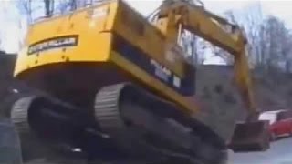 CRAZY EXCAVATOR OPERATORS-GIANT TRUCK ACCIDENTS screenshot 4