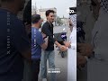 العزيز يستغرب من مواطن في الشارع يلبس نظارات شمسية دون وجود شمس