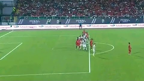 DUH 😨 KUMBE HATA KIBU DENIS HAKUWA OFF SIDE GOLI LA MUKWALA NDIO MAANA REFA HAJAENDA KWENYE VAR