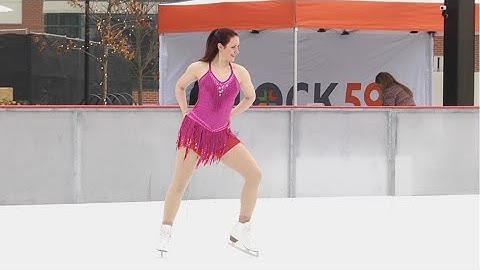 New ice skating rink opens at Block 59 in Naperville