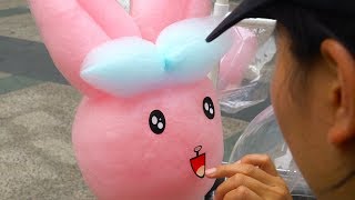 街頭製作兔子造型棉花糖║上海日月光露天市集