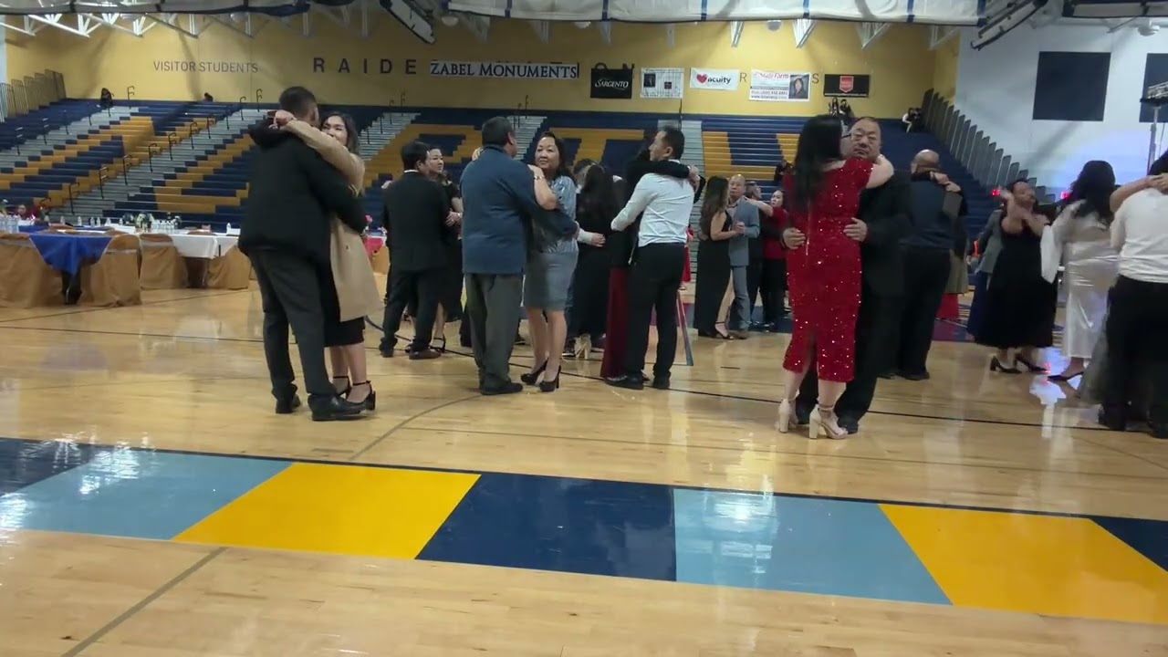 slow dance at Sheboygan party lom zem kawg 11 2025