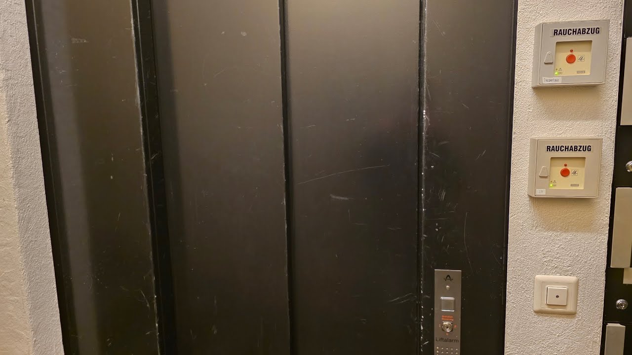 NICE MOTOR! 2000s Thyssen traction elevator in Winterthur, Switzerland