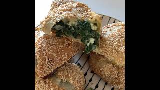 בורקס מלא בתרד וגבינות משולשים מופלאים