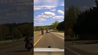 Genius Biker Thinks He Can Outrun Police in a Harley