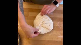 Surdejsskole Foldning Af Surdejsbrød Til Rund Hævekurv