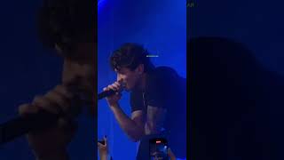 Çakal Cuma Şarkısını Konserde Canlı Performans Söylüyor