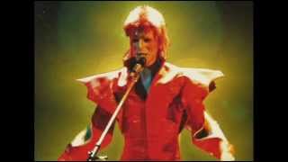 David Bowie - Drive In Saturday inc intro (Pirate's World Florida 17.11.72.) chords