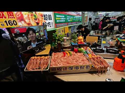 Street Food: Taipei Raohe Night Market Walking Tour | 台北饒河街夜市：必比登美食與超人氣排隊小吃
