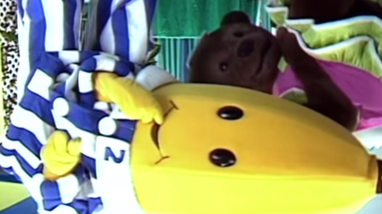 Banana Hiccups - Classic Episode - Bananas In Pyjamas Official