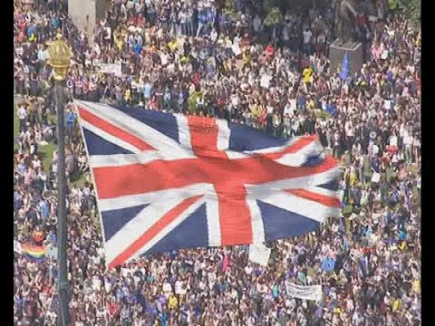 伦敦万人游行反脱欧 懊悔派高呼"我爱欧盟" [20160703]