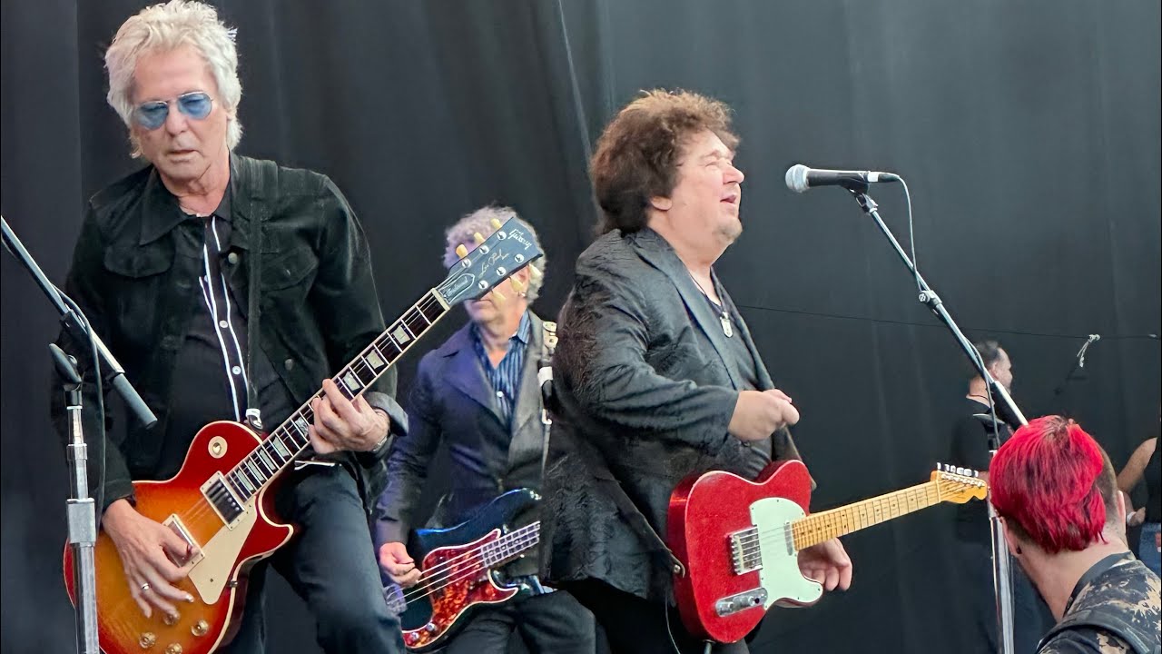 Talking in Your Sleep by The Romantics at Pacific Amphitheatre on July 20, 2025