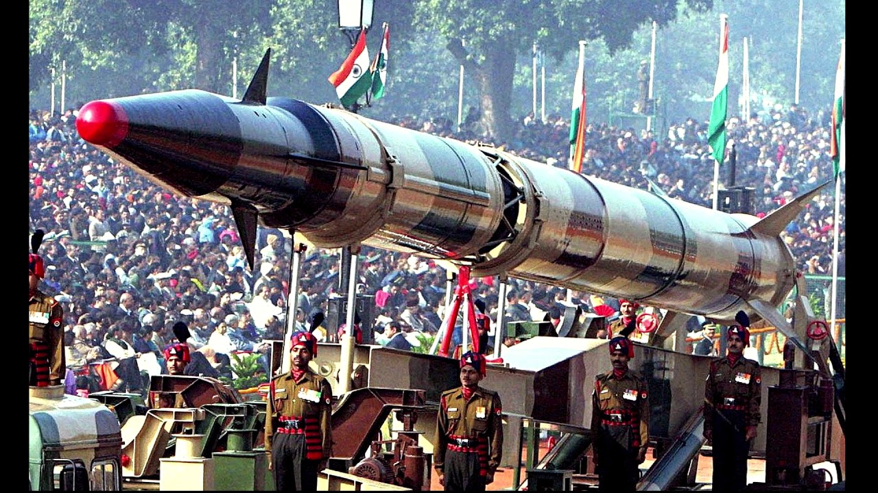 Индия провела испытательный пуск баллистической ракеты «Агни-2».