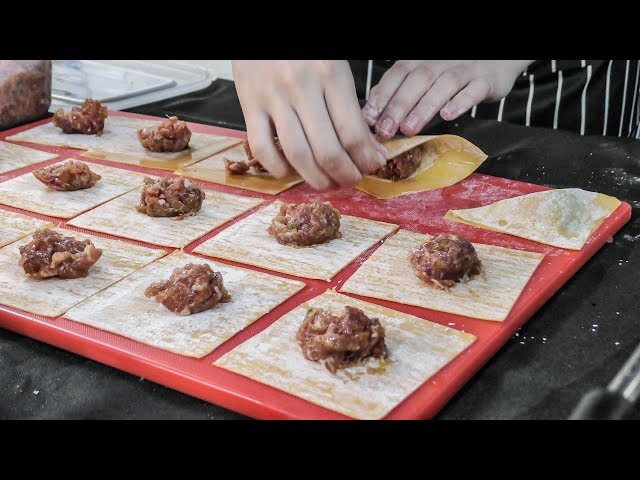 Chinese - Malaysian Wonton Dumplings Cooked and Tasted in London. World Street Food