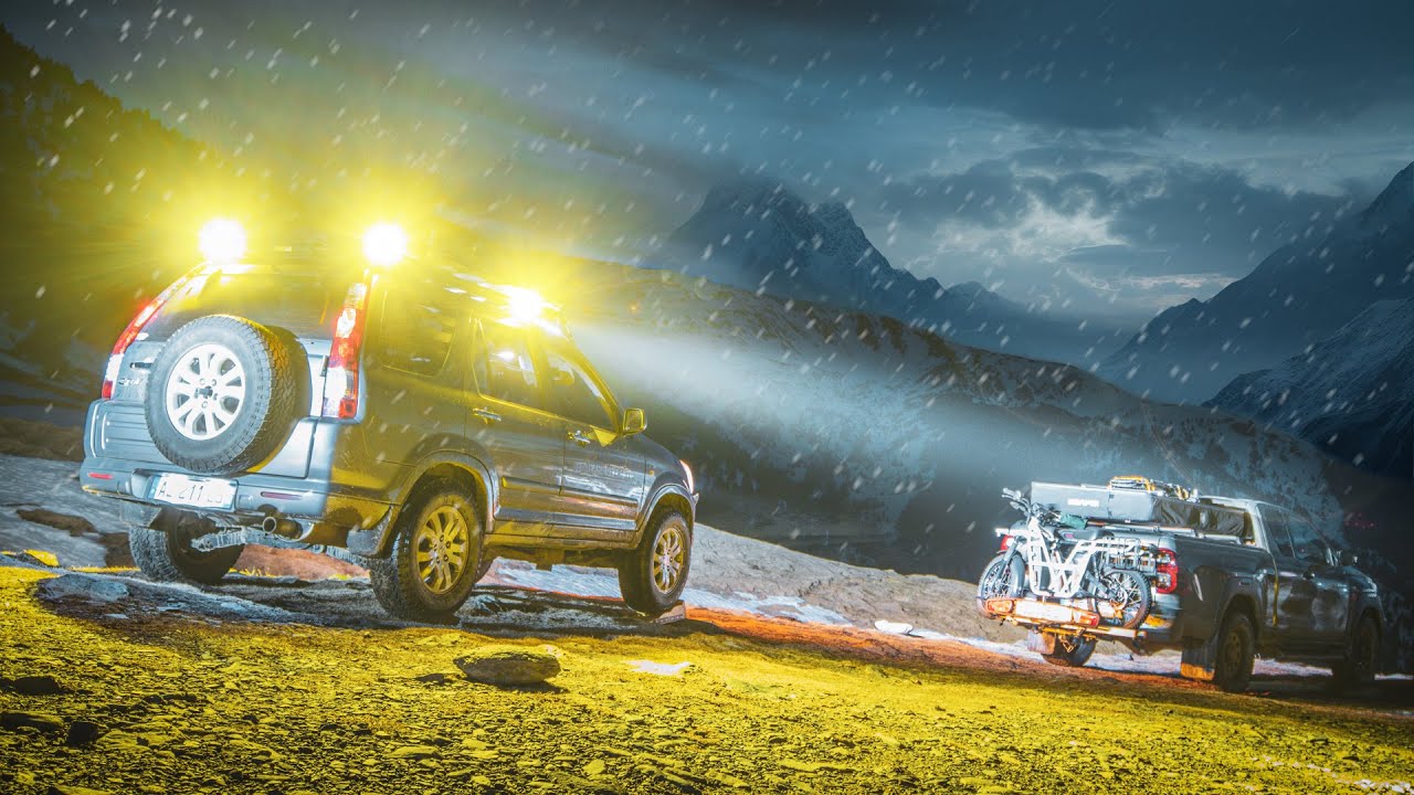 TENTE DE TOIT sous un VENT GLACIAL en Andorre (raid 4x4)