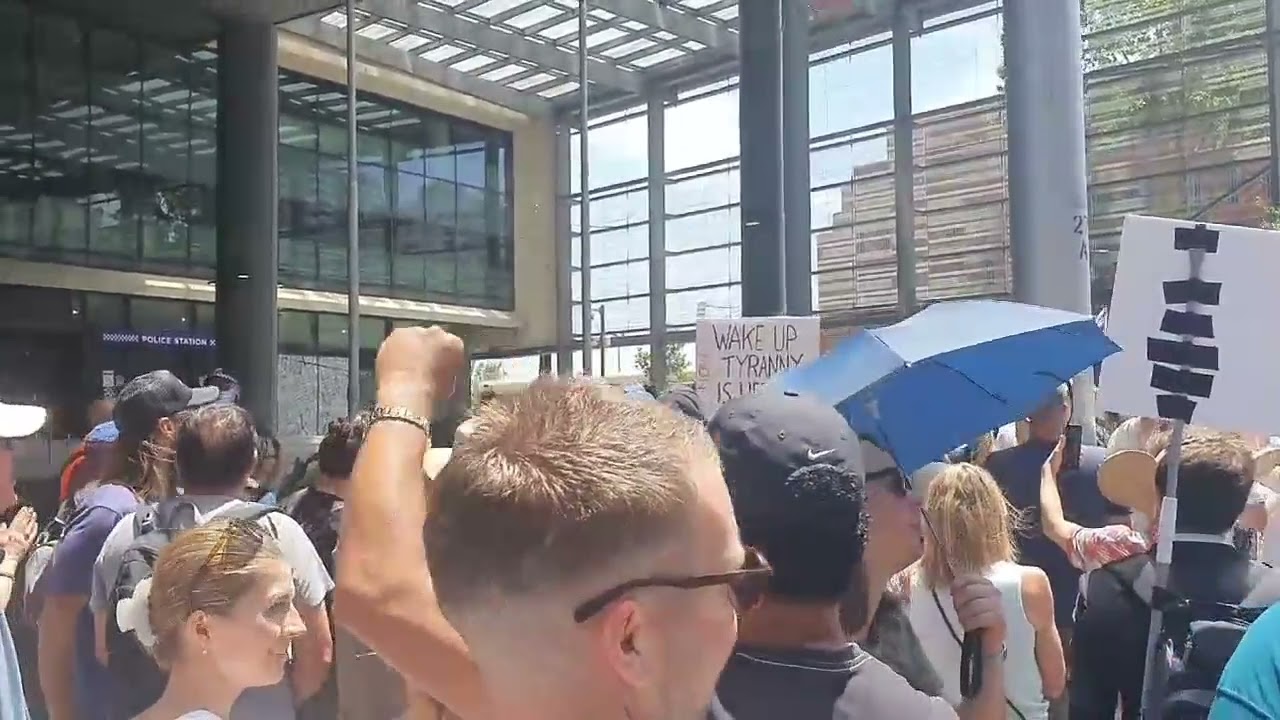 Melbourne 🇦🇺 🔥 Police Headquarters 🔥 "You Serve Us"