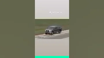 Jamaican Car Twerk 
