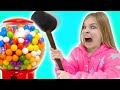 Amelia &amp; Avelina Giant Gumball machine story