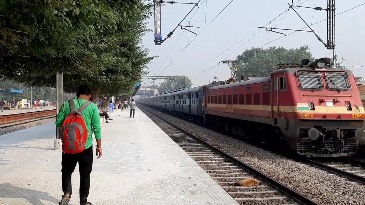 22686 Yesvantpur Karnataka sampark Kranti Express Skip faridabad - YouTube