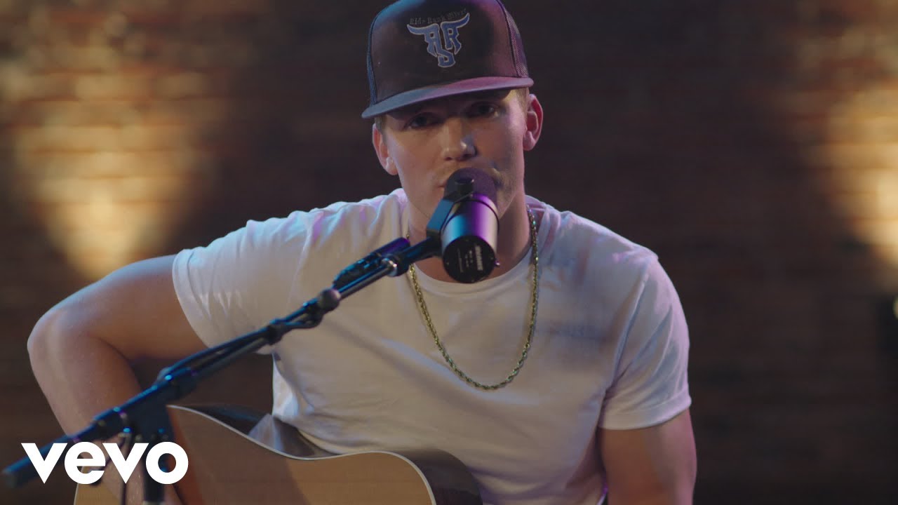 Parker McCollum – Hell Of A Year (Acoustic Performance)