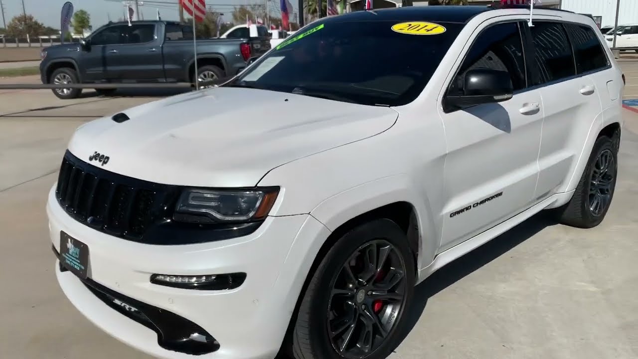 2014 Jeep Grand Cherokee SRT 8 6.4 Liter (((Leather and sunroof )))  Cool SUV!!