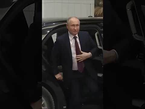 #putin #lider #presidente #rusia Incredible greeting between Putin and the Arab prince.