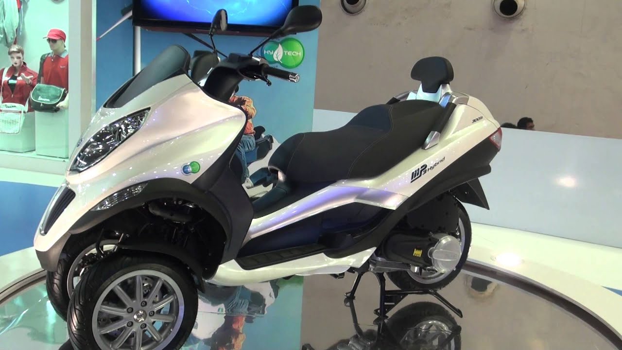 MP3 Hybrid Reverse Trike - Auto Expo 2012