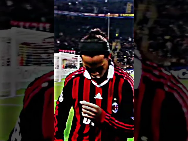 Ronaldinho dance🕺🇧🇷#shorts #football #dance class=