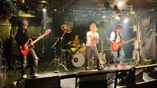 Play video: A-Zest ♪世界のクズ Composed by Takeshi Fukuda & Yuji Mitsuzawa/Lyrics by Takeshi Fukuda