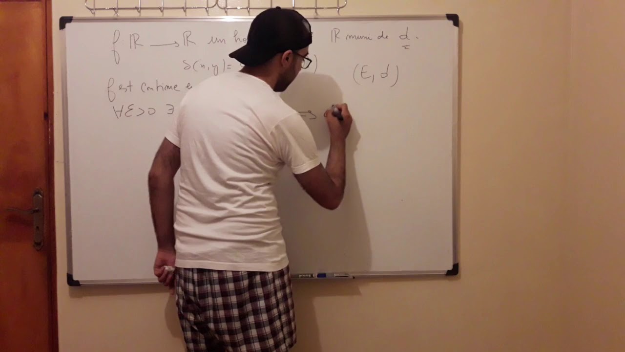 espace métrique: distances topologiquement équivalentes