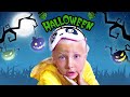 Alice Plays Halloween Trick or Treat Candy Haul