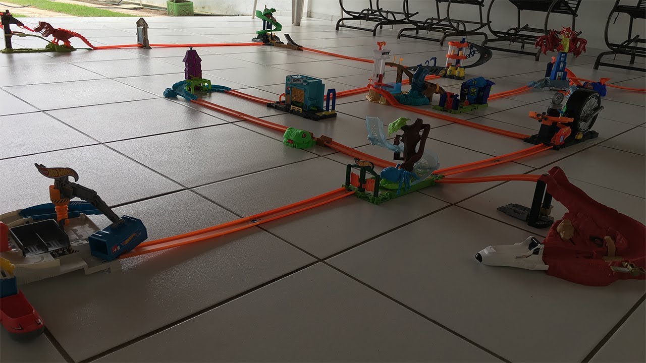 Hot Wheels - Hot Wheels City Pista com Peças para Construir Cidade e 1  Carro Incluído ㅤ, HOT WHEELS VEHICLES