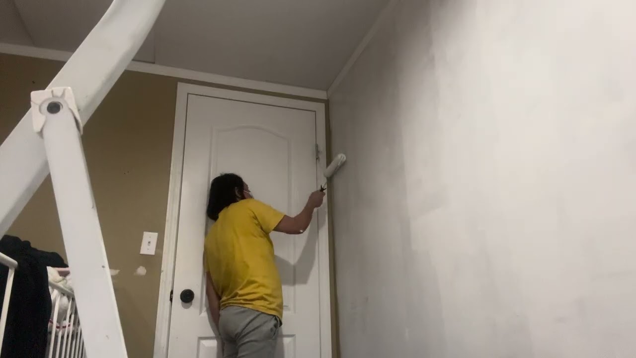 kala ko madali lng mag pintura mahirap pala #fypシ゚viral #paint  #youtube #workingmom 