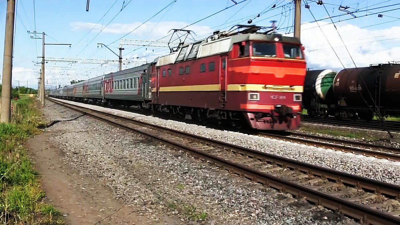 Электровоз ЧС2т-969 с поездом №293  Мурманск — Анапа