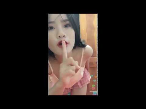 BIGO GÁI XINH NHẢY SEXY LỘ B.ÍM ĐEN XÌ XÌ - HOT!!