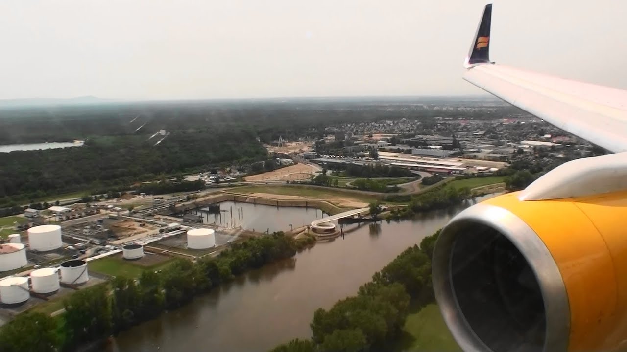 Floating Over The Runway!!! Excellent HD 757 Landing In Frankfurt ...