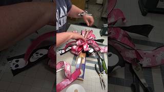 How to make a multi ribbon halloween wreath bow even Barbie would like! #wreathmaking