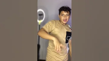 كداب باين ف عيونك انك لسه شاريها 