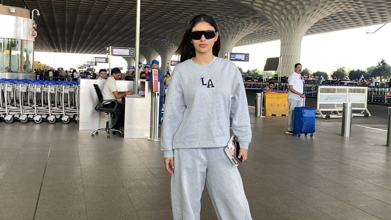 Mouni Roy and Divyanka Tripathi with husband spotted at Mumbai airport