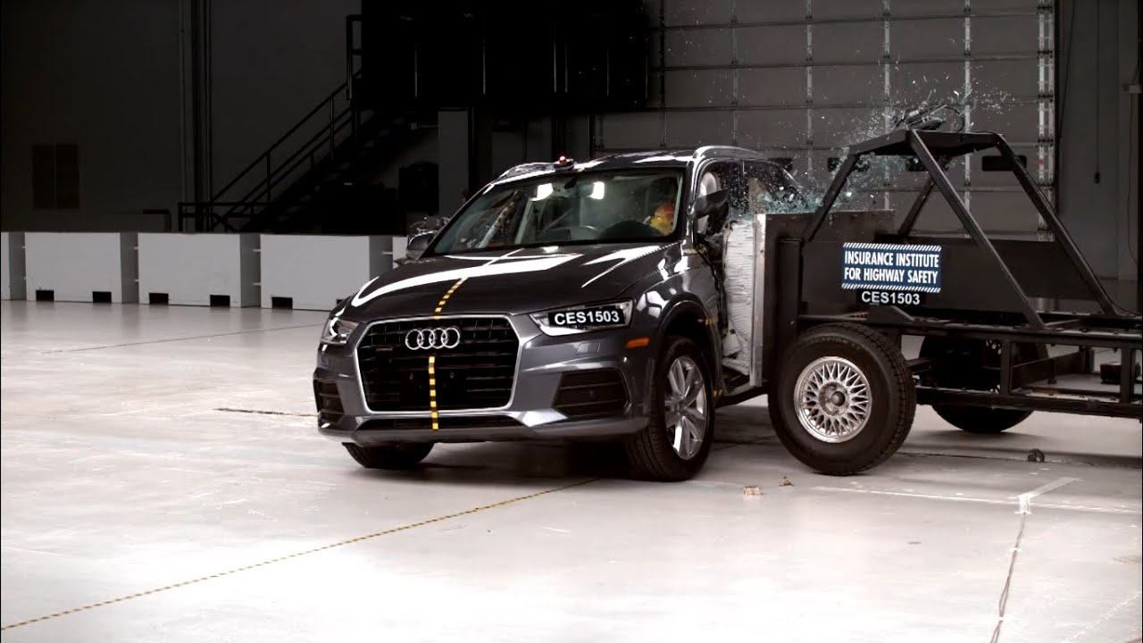 IIHS 2016 Audi Q3 side crash test / GOOD EVALUATION YouTube
