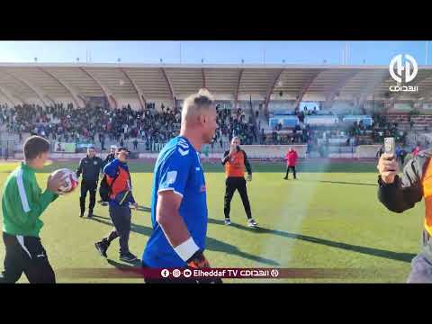 شاهد حارس فريق اتحاد الحراش فوزي شاوشي يحتفل بعد الفوز على جمعية وهران