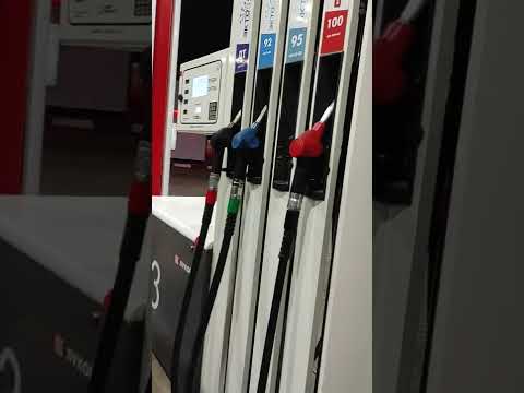 Цены на бензин октябрь 2022 в России. Цена бензина 95 для автомобиля.