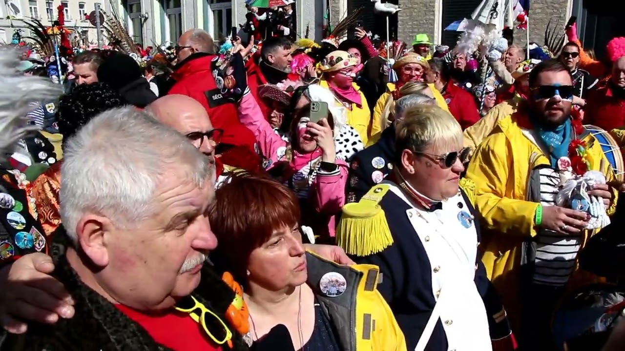 Bergues 2025 : Hommage à Cô Schlock II fort en émotion !