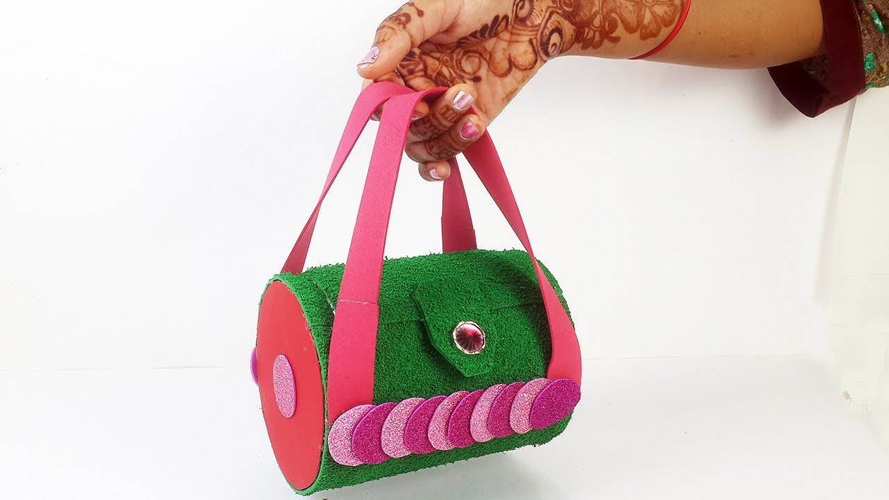 Make a Beautiful Purse from Plastic Bottle