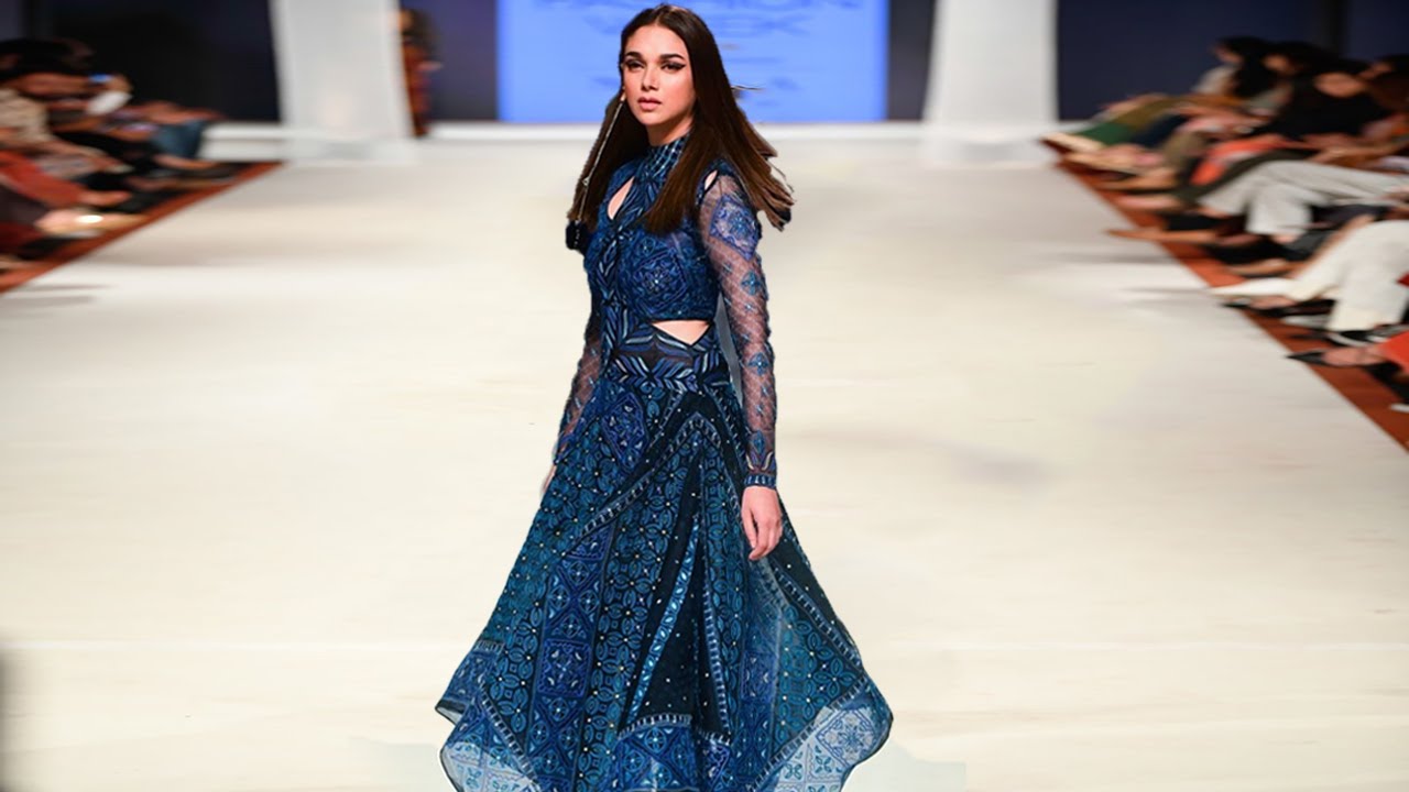 Aditi Rao Hydari Walks For Ritu Kumar | Spring/Summer 2020 | Lakme Fashion Week