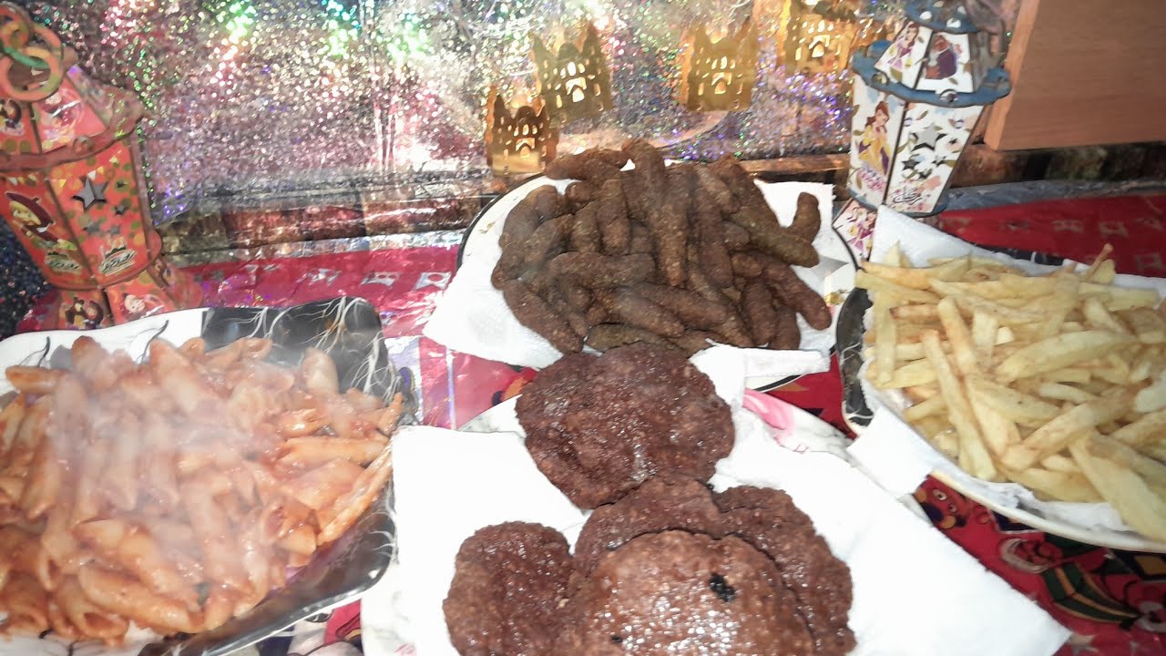 فطار يوم من رمضان كفته محمره وبورجر ومكرونة 