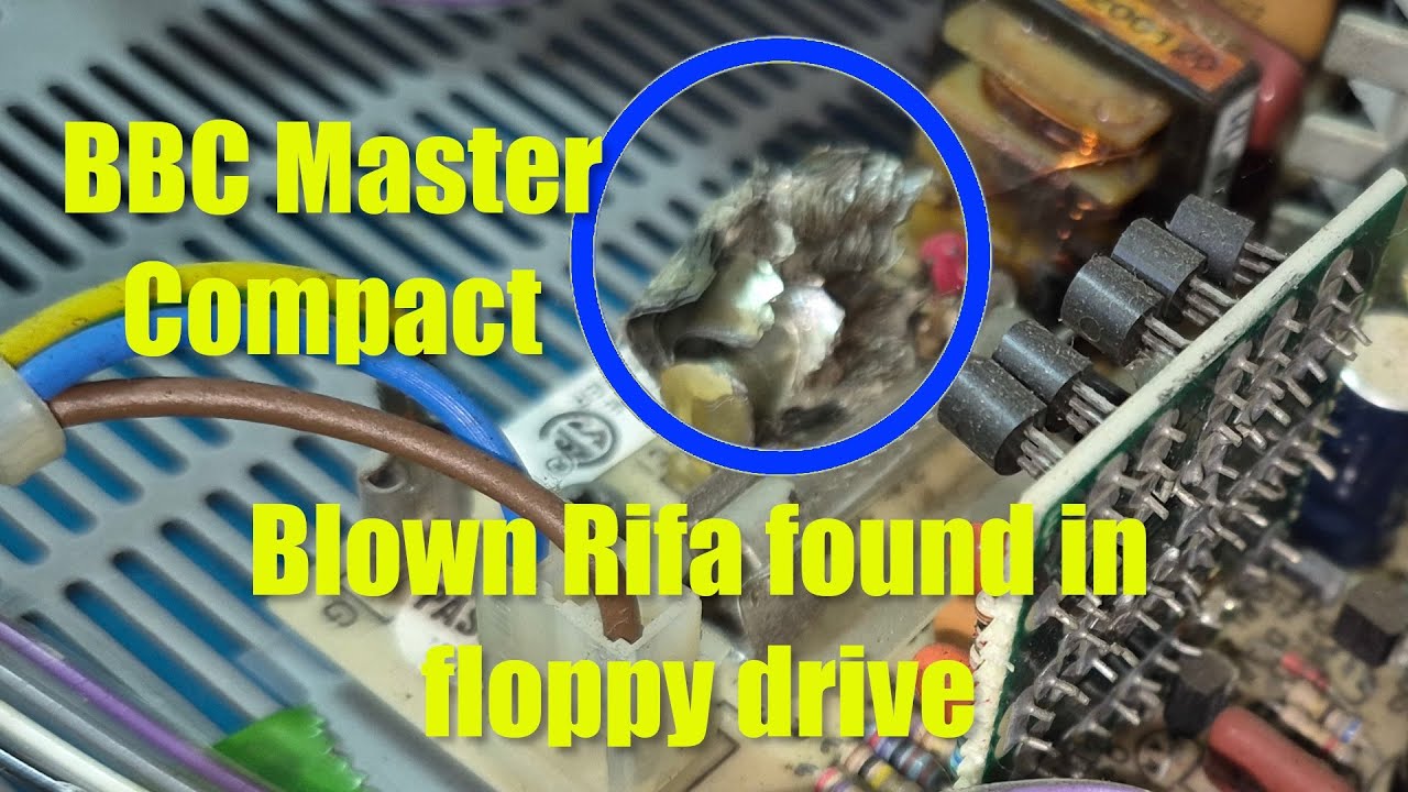 Восстановление BBC Master Compact — взрывающийся RIFA, мертвые клавиши и сюрприз в дисководе!