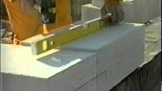 Подготовка и строительство дома из газобетона.mp4(http://moi-domostroi.ru/ Описана технология строительства дома из газобетона с использованием материалов компании YTONG., 2012-04-11T11:34:22.000Z)