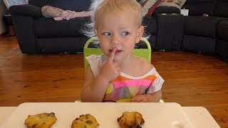 1 YEAR OLD MAKES HOMEMADE CHOCOLATE CHIP COOKIES