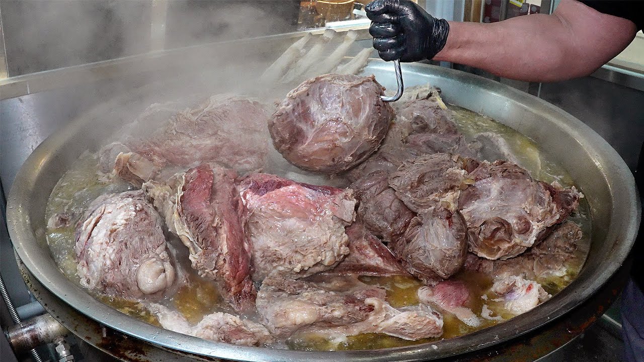 연매출 15억! 국밥만으로 명장이 됐다? 유명 국밥집들이 보고 배운다는! 대형솥 산더미로 끓이는 설렁탕집┃seolleongtang / Korean street food